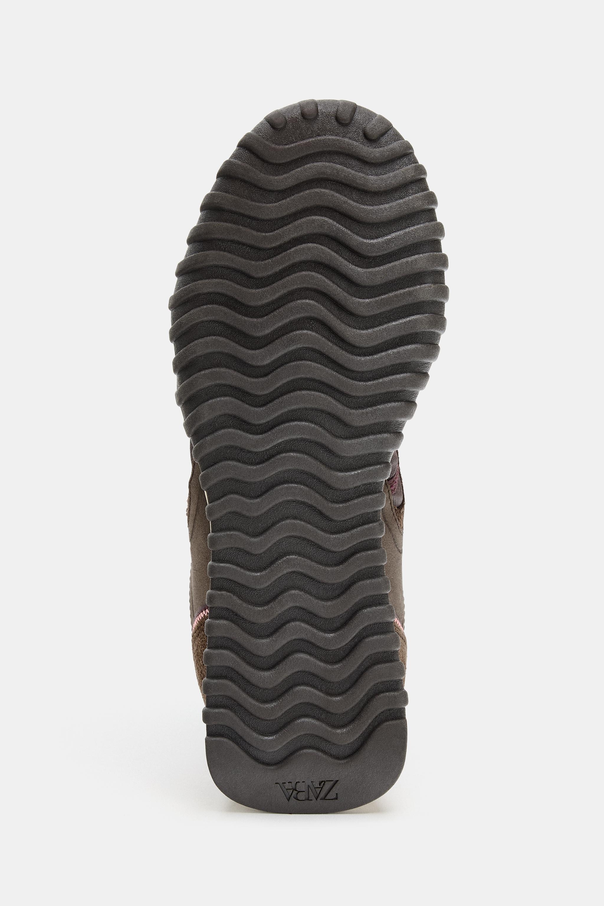 TECHNICAL RUNNING SNEAKERS